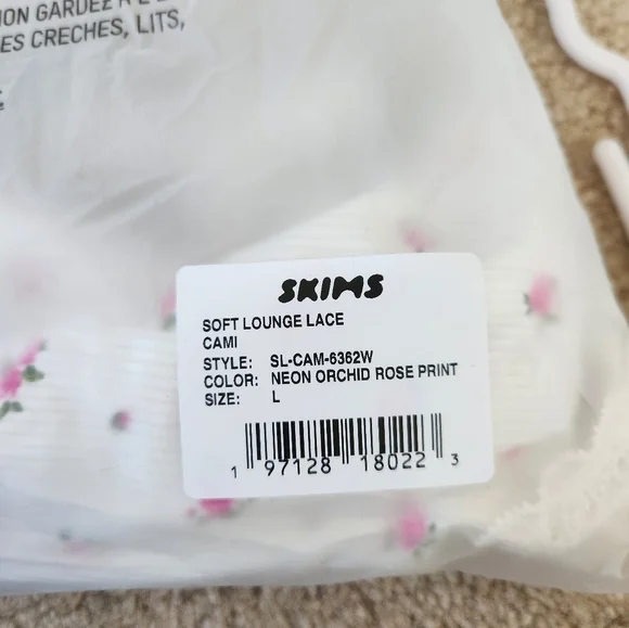 SKIMS Soft Lounge Lace Tank in Neon Orchid Rose Print - Size Large - Picture 4 of 4